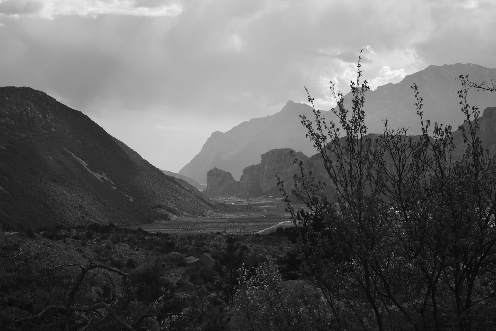 Von Marroche di Dro hat man einen schönen Ausblick auf die Burg von Arco
