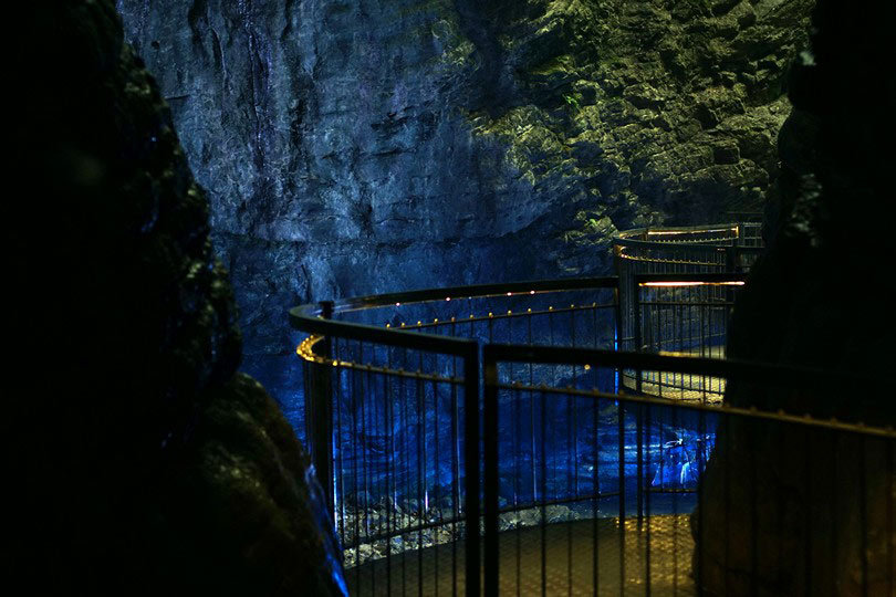 Parco grotta cascada Varone