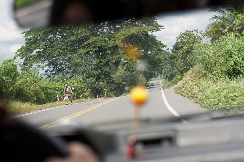 Strasse nach Puerto Lopez