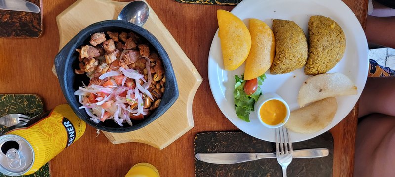 Essen Empanada und Chicharon
