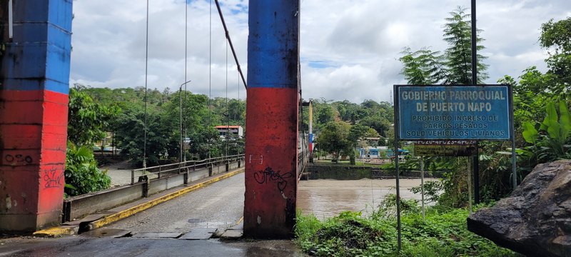 Alte Brücke über den Rio Napo