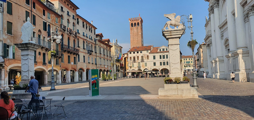 "Piazza della Libertà"