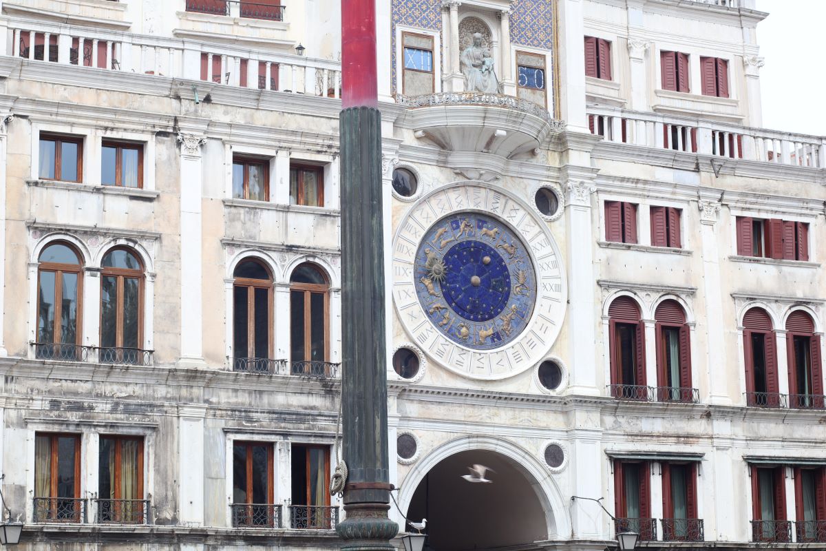 Uhrenturm St. Markus, Torre dell'Orologio