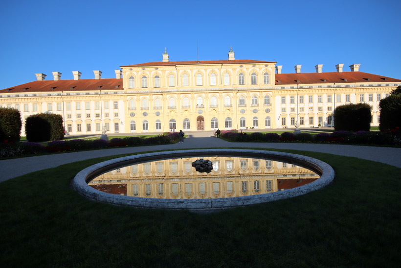 Neuen Schloss Schleißheim von vorne