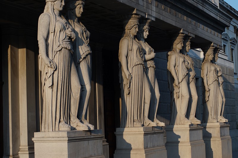 Parlament, Regierungsgebäude aus dem 19. Jh.