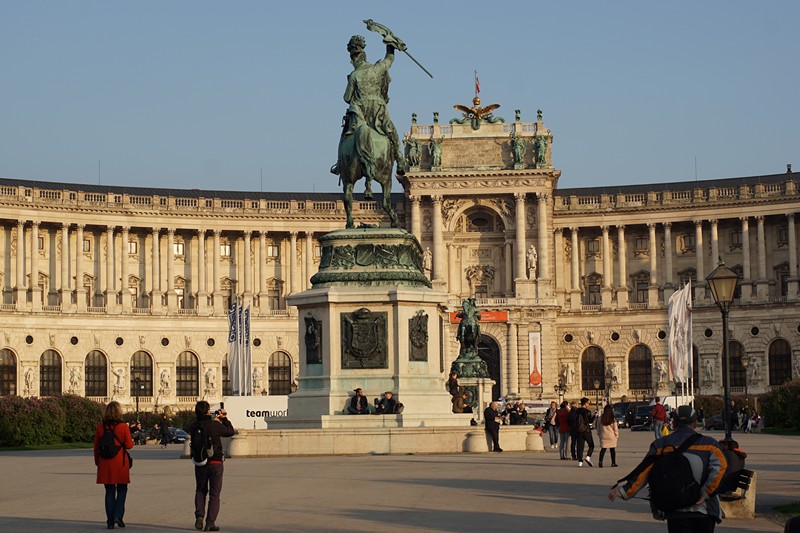 Prinz Eugen- Reiterstatue und Neue Burg