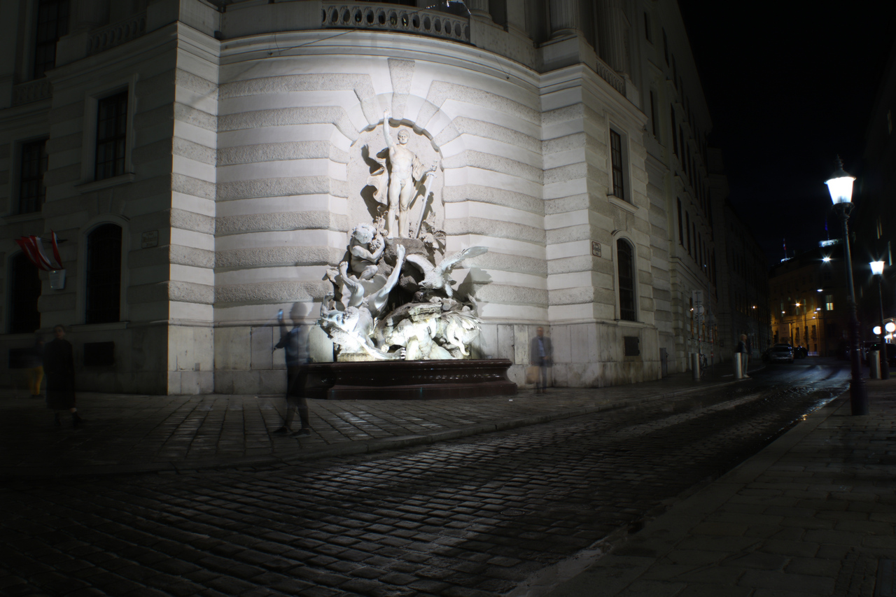 Wiener Hofburg, Brunnen bei Nacht